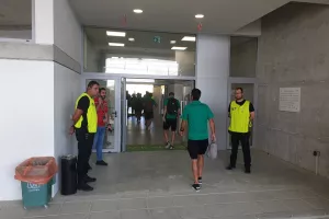 (ΒΙΝΤΕΟ/ΦΩΤΟΣ) Έφθασε στο γήπεδο η ΑΕΚ