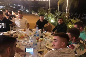(Φώτος) Δείπνησαν ενόψει… σέντρας 