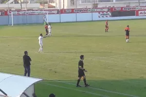 ΦΑΒΟΡΙ για τίτλο