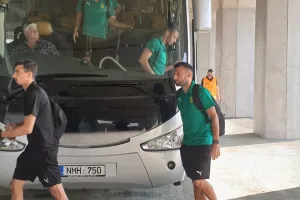 (ΒΙΝΤΕΟ/ΦΩΤΟΣ) Έφθασε στο γήπεδο η ΑΕΚ