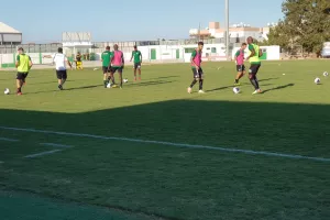Αυλαία με πολλές φάσεις, δοκάρια αλλά χωρίς γκολ! (Φώτος)