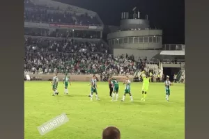 H Ομόνοια ΑΠΟΘΕΩΝΕΙ τον κόσμο της/"Μόνο εσείς!" (φώτος)