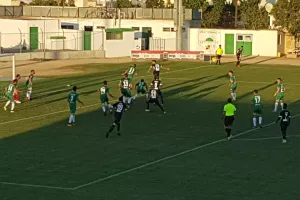 Αυλαία με πολλές φάσεις, δοκάρια αλλά χωρίς γκολ! (Φώτος)