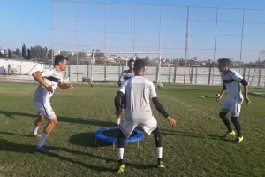ΚΛΙΚΣ από την "πρώτη"...