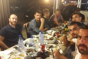 (Φώτος) Δείπνο στον Ερμή 