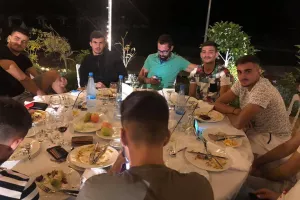 (Φώτος) Δείπνησαν ενόψει… σέντρας 