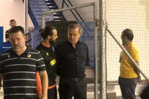 (Φώτος) Τετ α τετ με Στάθη