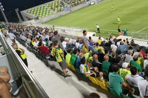ΤΟΣΟΣ κόσμος στην "ΑΡΕΝΑ" (Αριθμός)
