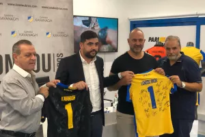 (ΦΩΤΟΣ) Συνεχίζουν ΑΠΟΕΛ και  LONDOU BROS