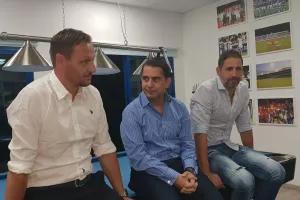 Κάνουν σκέψεις στον Απόλλωνα 