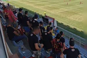 Red Rebels: "Συνεχίστε ακάθεκτες πουρέκκες μας"