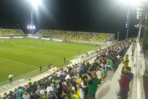 ΤΟΣΟΣ κόσμος στην "ΑΡΕΝΑ" (Αριθμός)
