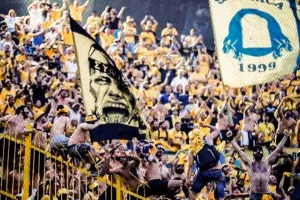ΘΥΡΑ 3/"Μην μας μιλάτε για πίστη και ΑΦΟΣΙΩΣΗ σε εμάς..."