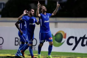 Τρία γκολ, χαμένο πέναλτι, ένταση και ΔΙΠΛΟ η "Κυρία" (φώτος)