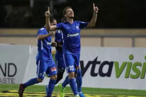 Τρία γκολ, χαμένο πέναλτι, ένταση και ΔΙΠΛΟ η "Κυρία" (φώτος)