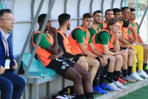 Αυλαία με πολλές φάσεις, δοκάρια αλλά χωρίς γκολ! (Φώτος)