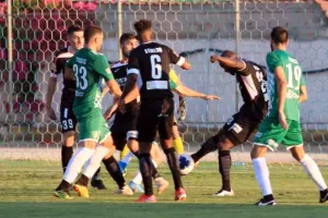 Αυλαία με πολλές φάσεις, δοκάρια αλλά χωρίς γκολ! (Φώτος)