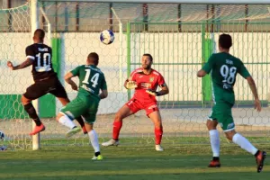 Αυλαία με πολλές φάσεις, δοκάρια αλλά χωρίς γκολ! (Φώτος)
