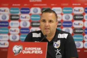 ΜΠΕΝ ΣΙΜΟΝ: "Δεν υπάρχει χρόνος να ασχοληθώ με την κριτική"