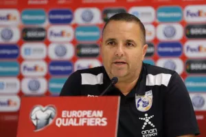ΜΠΕΝ ΣΙΜΟΝ: "Δεν υπάρχει χρόνος να ασχοληθώ με την κριτική"