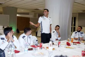 ΚΑΡΩ/ Κέικ, κεράκια, ομιλία και ευχές! (Φώτος)