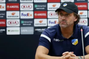 ΝΤΟΛ/"Δεν είμαστε ούτε η Ρεάλ ούτε η Μπάρτσα, πρέπει να ιδρώσουμε" (φώτος)