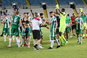 ΕΤΣΙ... το πανηγύρισαν! (Φώτος)
