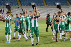 ΕΤΣΙ... το πανηγύρισαν! (Φώτος)
