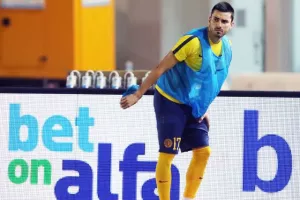Με αυτογκόλ και κλάση Βοζίνια… ξελάσπωσε η ΑΕΛ!