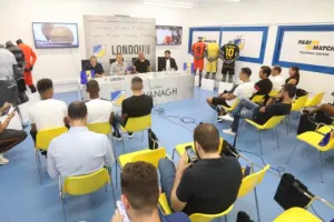 (ΦΩΤΟΣ) Συνεχίζουν ΑΠΟΕΛ και  LONDOU BROS
