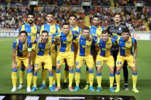 Πρεμιέρα με το... αριστερό/ Ήττα - ΣΟΚ για το ΑΠΟΕΛ (Φώτος)