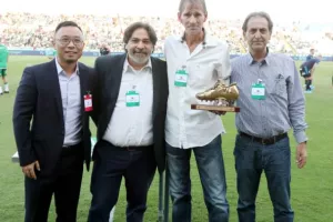 Επέστρεψαν το χρυσό παπούτσι στον Ράουφμαν! (φώτος/βίντεο)