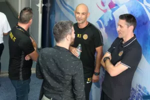 ΣΟΥΠΕΡ ΚΑΠ/ "Πορτοκαλί" με Μερκή! (Φώτος)