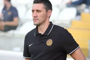ΣΟΥΠΕΡ ΚΑΠ/ "Πορτοκαλί" με Μερκή! (Φώτος)