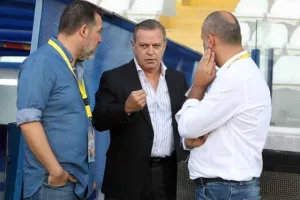 ΣΟΥΠΕΡ ΚΑΠ/ "Πορτοκαλί" με Μερκή! (Φώτος)