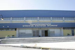 ΕΚΚΛΗΣΗ σε ΚΟΑ-ΚΟΚ/"Είναι ανεπίτρεπτο και πλέον προσβολή εν έτη 2019 να μην υπάρχουν καρέκλες"