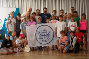 Ο Κοντίδης δίπλα στα νεαρά ταλέντα της ιστιοπλοΐας (φώτος)