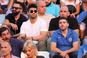 Γέμισαν την εξέδρα οι φίλοι της “Μεγάλης Κυρίας”! (φώτος)