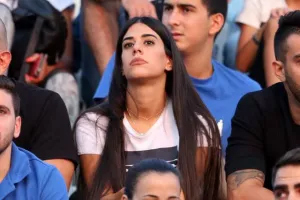 Γέμισαν την εξέδρα οι φίλοι της “Μεγάλης Κυρίας”! (φώτος)