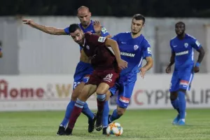 Τρία γκολ, χαμένο πέναλτι, ένταση και ΔΙΠΛΟ η "Κυρία" (φώτος)