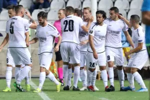 Πρεμιέρα με το... αριστερό/ Ήττα - ΣΟΚ για το ΑΠΟΕΛ (Φώτος)