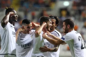 Πρεμιέρα με το... αριστερό/ Ήττα - ΣΟΚ για το ΑΠΟΕΛ (Φώτος)