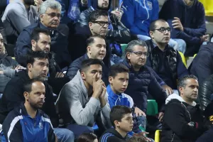 Στο πέταλο/ΑΡΕΝΑ