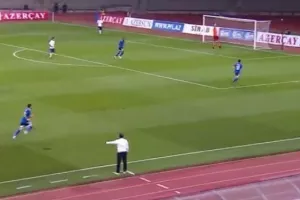 (ΕΝΔΙΑΦΕΡΕΙ ΑΠΟΕΛ) ''Τρένο'' η Καραμπάγκ (φώτος)