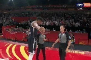 Ζήτησε... τον λόγο από τους διαιτητές ο Γιάννης (βίντεο)