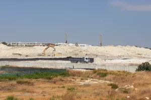 LIMASSOL ARENA/Έφυγαν τα μπάζα και έπεσαν τα πρώτα... μπετά! (φώτος/βίντεο)
