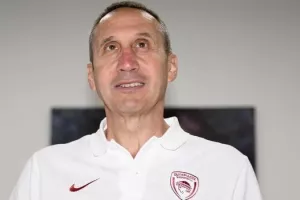 Μπλατ: "Θα ήμουν ευτυχισμένος εάν είχα παίκτη τον Γιάννη Αντετοκούνμπο"