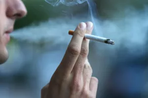 Μπόνους 20% στους αστυνομικούς που θα... συλλαμβάνουν καπνιστές!