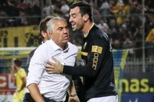 Συνεχίζει με Κωστένογλου η ΑΕΚ