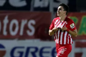 "Πλήρης συμφωνία με τον Ολυμπιακό για τον Κωστή"